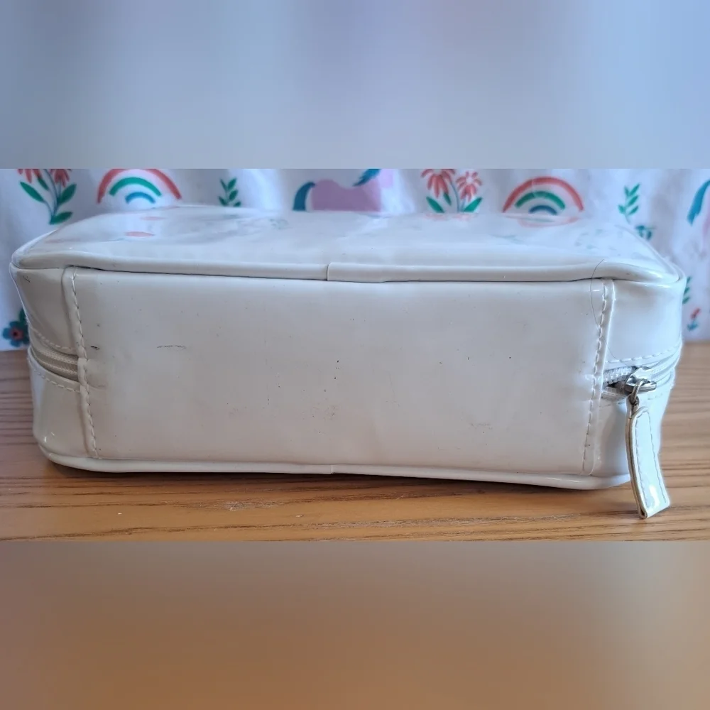 Burberry Parfum The Beat White Patent Cosmetic Makeup Beauty Travel Pouch Bag
